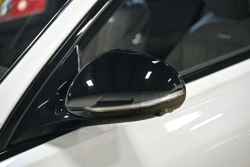 MANUFAKTUR Moonlight White Metallic 2026 Mercedes-Benz AMG S 63 E Base