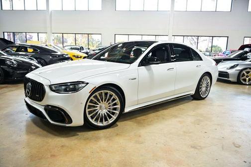 MANUFAKTUR Moonlight White Metallic 2026 Mercedes-Benz AMG S 63 E Base