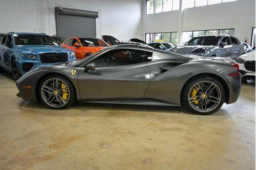 Grigio Silverstone Metallic 2018 Ferrari 488 Spider Base