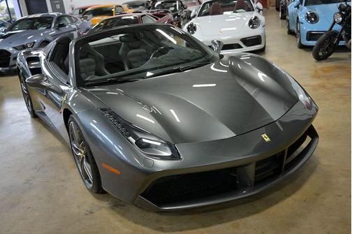 Grigio Silverstone Metallic 2018 Ferrari 488 Spider Base