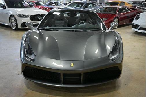 Grigio Silverstone Metallic 2018 Ferrari 488 Spider Base