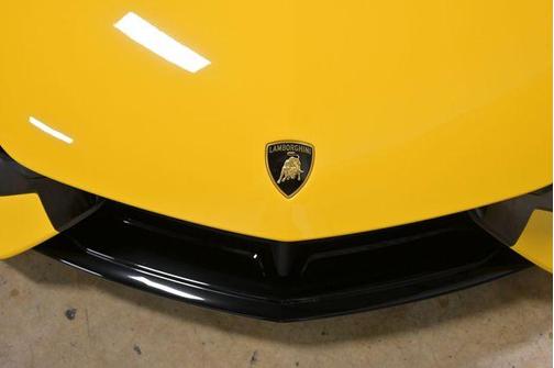 Metallic 2024 Lamborghini Revuelto Base