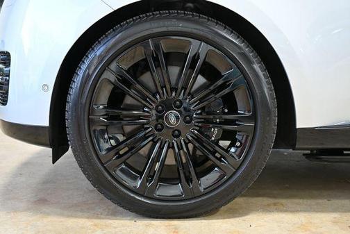 2024 Land Rover Range Rover P530 SE