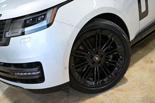 2024 Land Rover Range Rover P530 SE