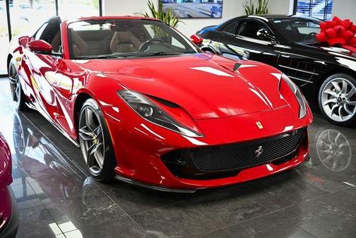 2023 Ferrari 812 GTS Base