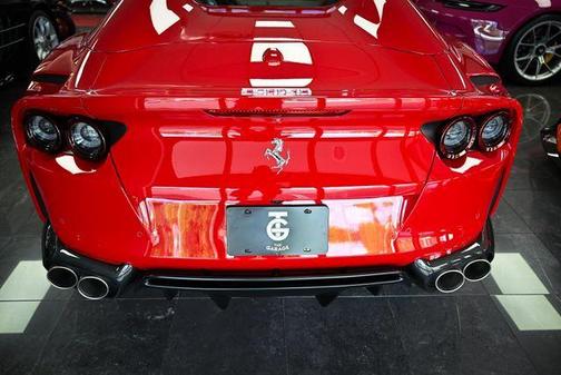 2023 Ferrari 812 GTS Base