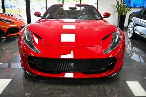 2023 Ferrari 812 GTS Base