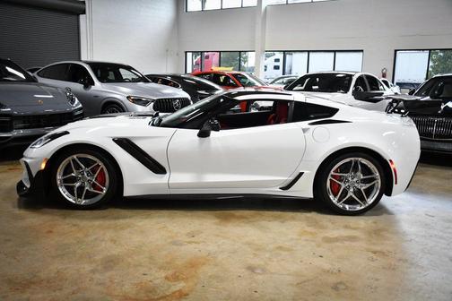 Arctic White 2019 Chevrolet Corvette ZR1