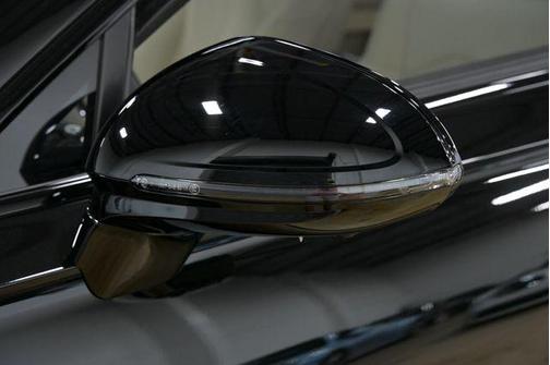 Beluga Black 2024 Bentley Flying Spur V8