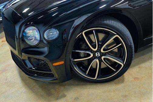 Beluga Black 2024 Bentley Flying Spur V8