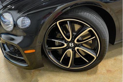 Beluga Black 2024 Bentley Flying Spur V8