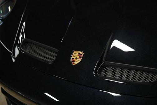 2022 Porsche 911 GT3 w/Touring Package