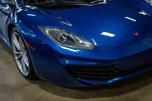 2013 McLaren MP4-12C Base