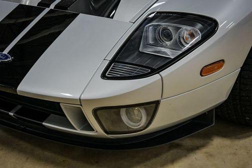 2005 Ford GT Base