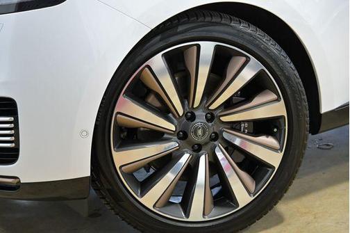 Ostuni Pearl White 2024 Land Rover Range Rover P615 SV