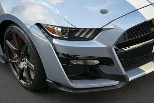 2022 Ford Shelby GT500 Base