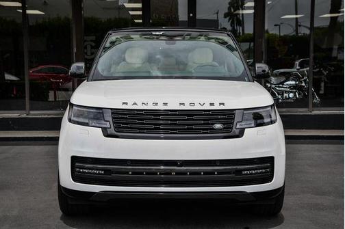 2025 Land Rover Range Rover P400 SE