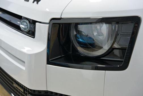 Yulong White 2023 Land Rover Defender X-DYNAMIC SE
