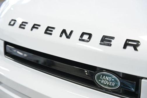Yulong White 2023 Land Rover Defender X-DYNAMIC SE