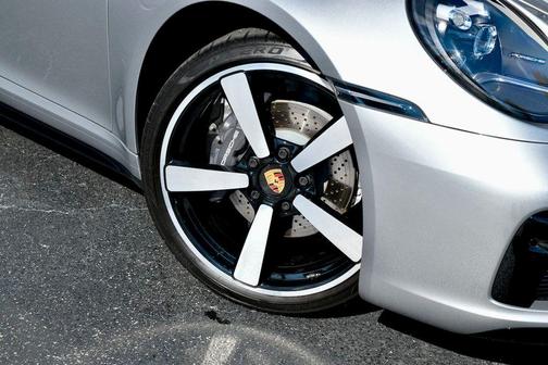 2022 Porsche 911 Targa 4