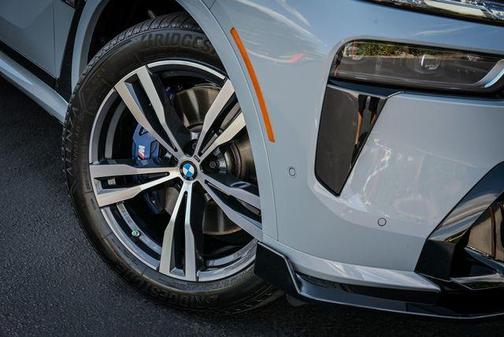 2025 BMW X7 M60i