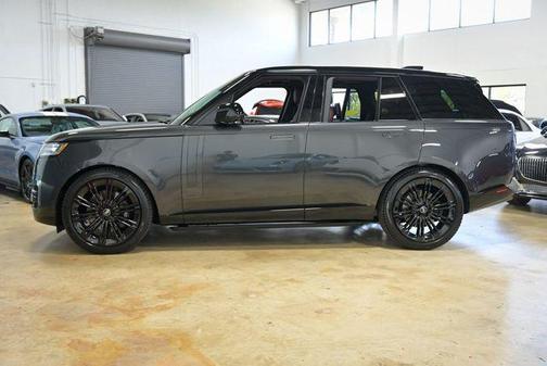 Carpathian Grey 2024 Land Rover Range Rover P530 SE