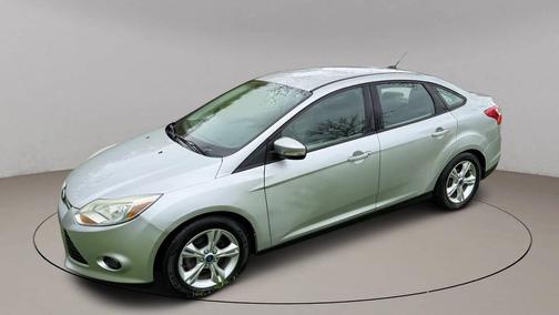 Ingot Silver Metallic 2014 Ford Focus SE
