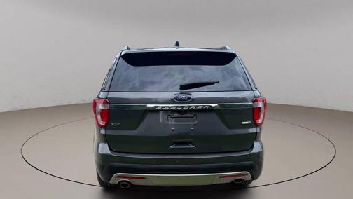 Magnetic 2016 Ford Explorer XLT
