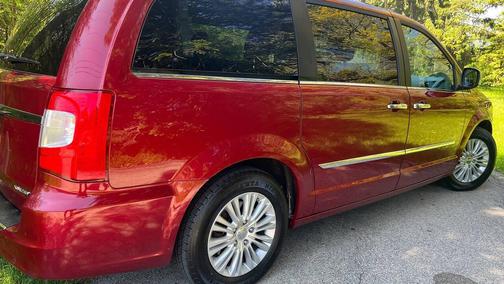 2014 Chrysler Town & Country Limited