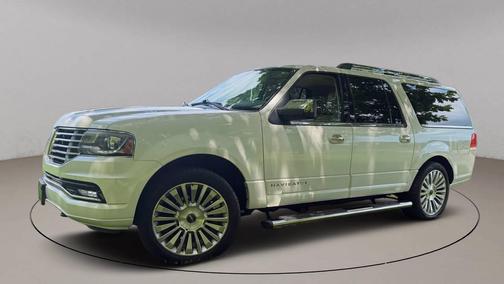 White Platinum Metallic Tri-Coat 2015 Lincoln Navigator Base