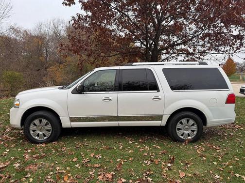 2012 Lincoln Navigator Base