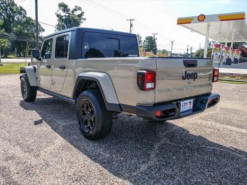 2022 Jeep Gladiator Willys Sport 4x4