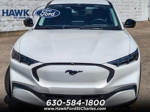 Star White Metallic Tri-Coat 2026 Ford Mustang Mach-E Select