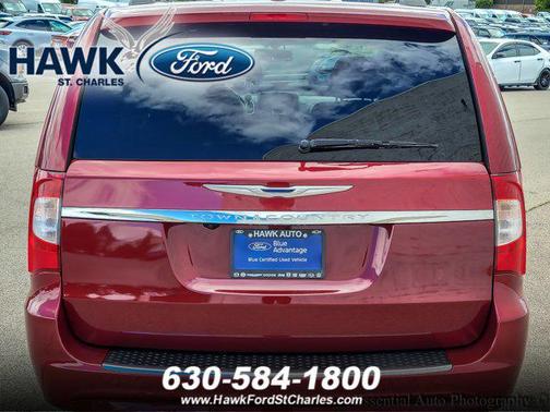 2016 Chrysler Town & Country Touring-L