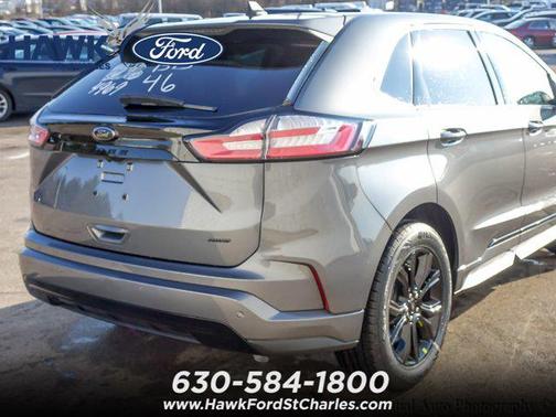 Carbonized Gray Metallic 2024 Ford Edge SE