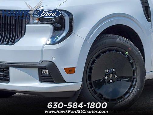 Oxford White 2025 Ford Maverick Lobo