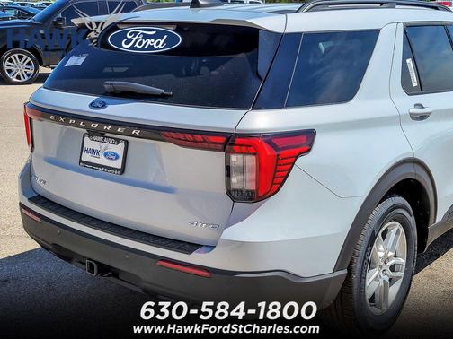 Space White Metallic 2026 Ford Explorer Active