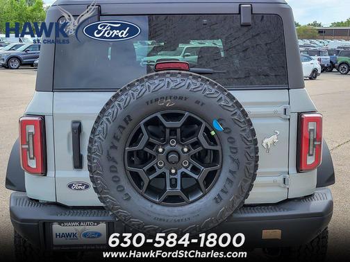 Avalanche Gray 2026 Ford Bronco Badlands