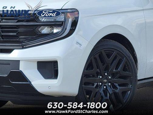 Star White Metallic Tri-Coat 2026 Ford Expedition Platinum