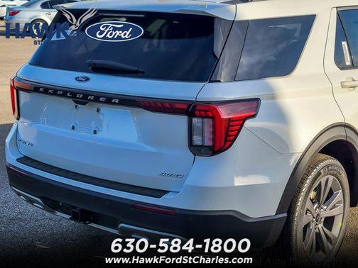 Star White Metallic Tri-Coat 2026 Ford Explorer Active
