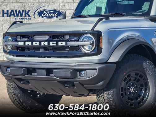 Avalanche Gray 2026 Ford Bronco Outer Banks