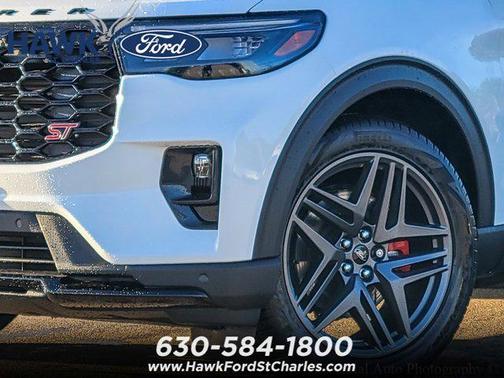 Star White Metallic Tri-Coat 2026 Ford Explorer ST