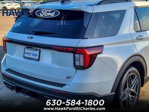 Star White Metallic Tri-Coat 2026 Ford Explorer ST