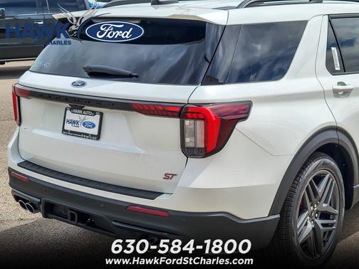 Star White Metallic Tri-Coat 2026 Ford Explorer ST