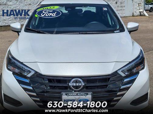 Aspen White Tricoat 2025 Nissan Versa 1.6 SV