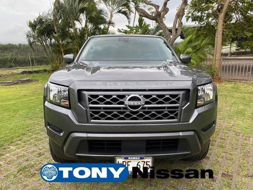 Gun Metallic 2024 Nissan Frontier SV