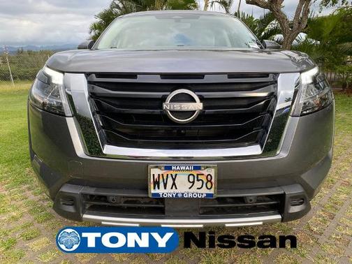Gun Metallic 2023 Nissan Pathfinder SL
