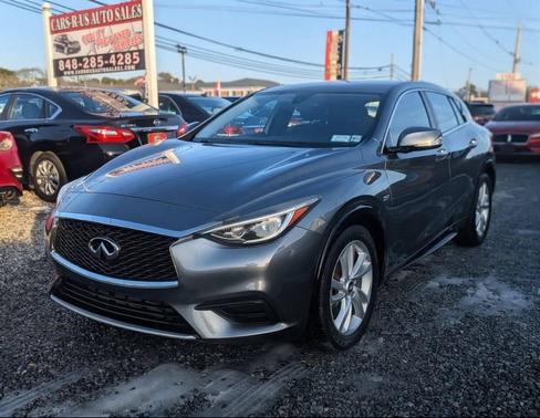 2018 INFINITI QX30 Luxury