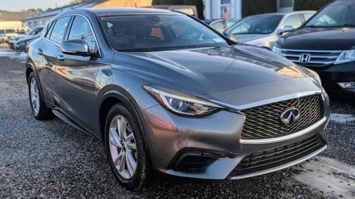 2018 INFINITI QX30 Luxury