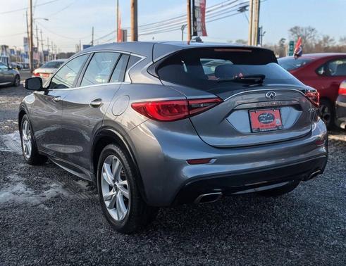 2018 INFINITI QX30 Luxury